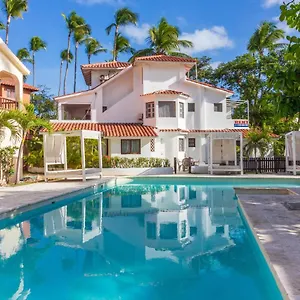 Villa Beautiful Family Near Bavaro Beach With Pool